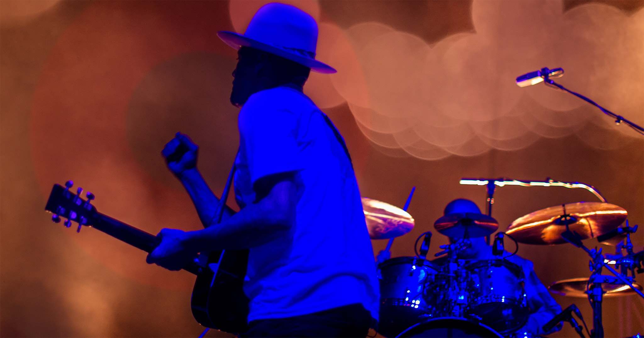 Ben Harper and the Innocent Criminals performing live in Auckland's Vector Arena, 2016. Image by Doug Peters.