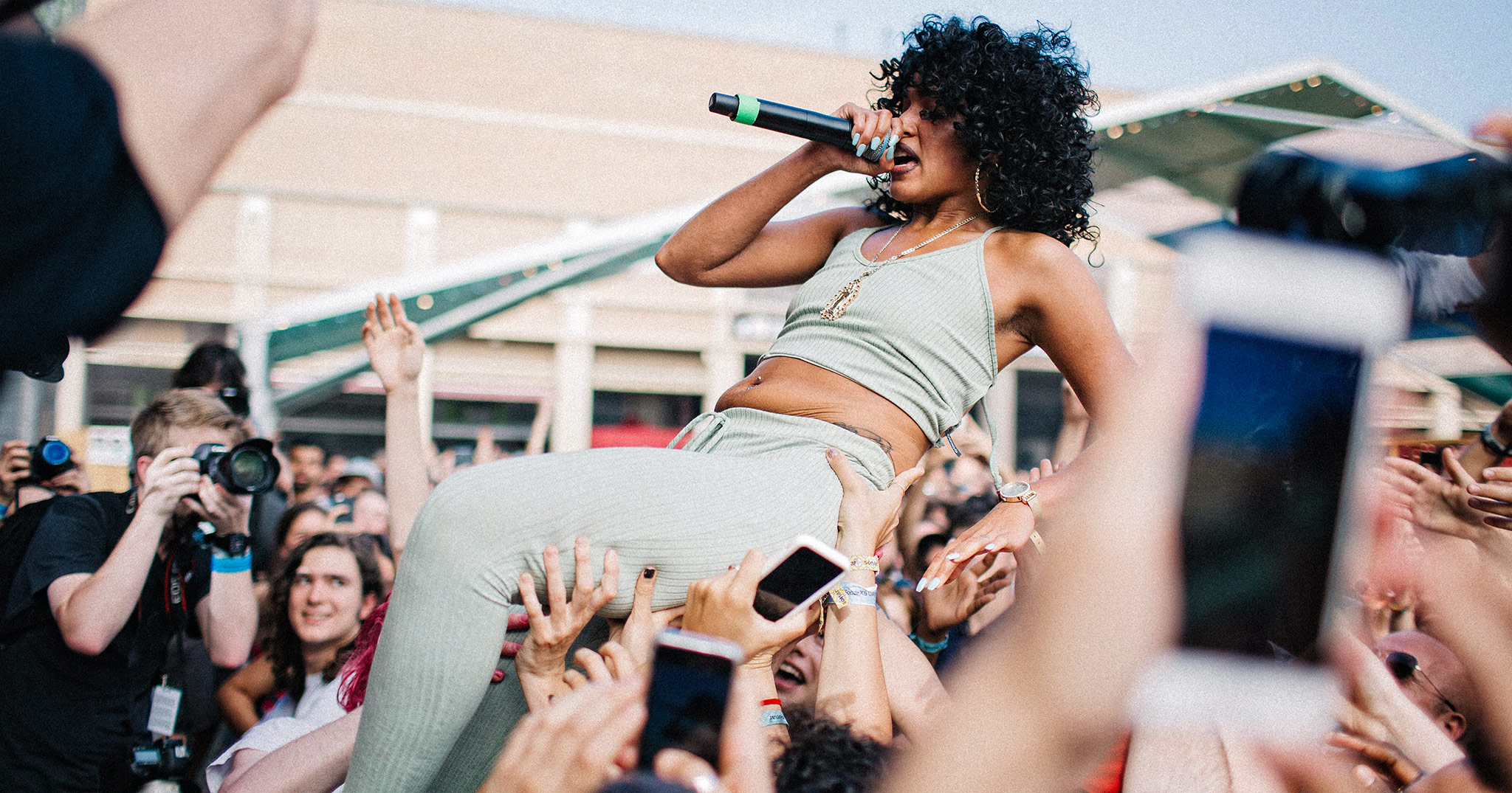 Princess Nokia performing live