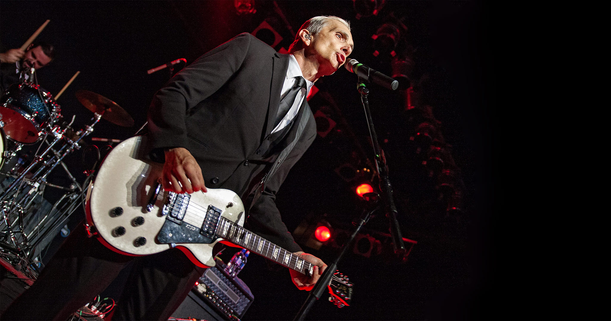 Everclear performing live in Auckland, New Zealand, 2017. Image by Doug Peters.