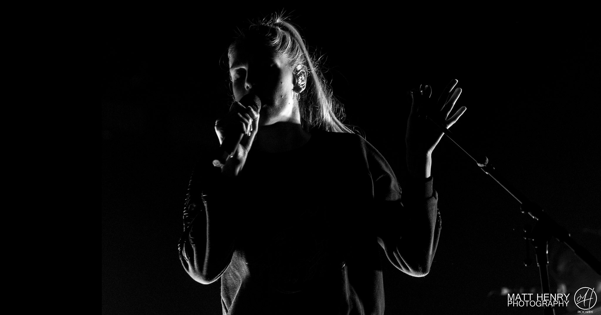 London Grammar performing live in Auckland, New Zealand 2017. Image by Matt Henry Photography.