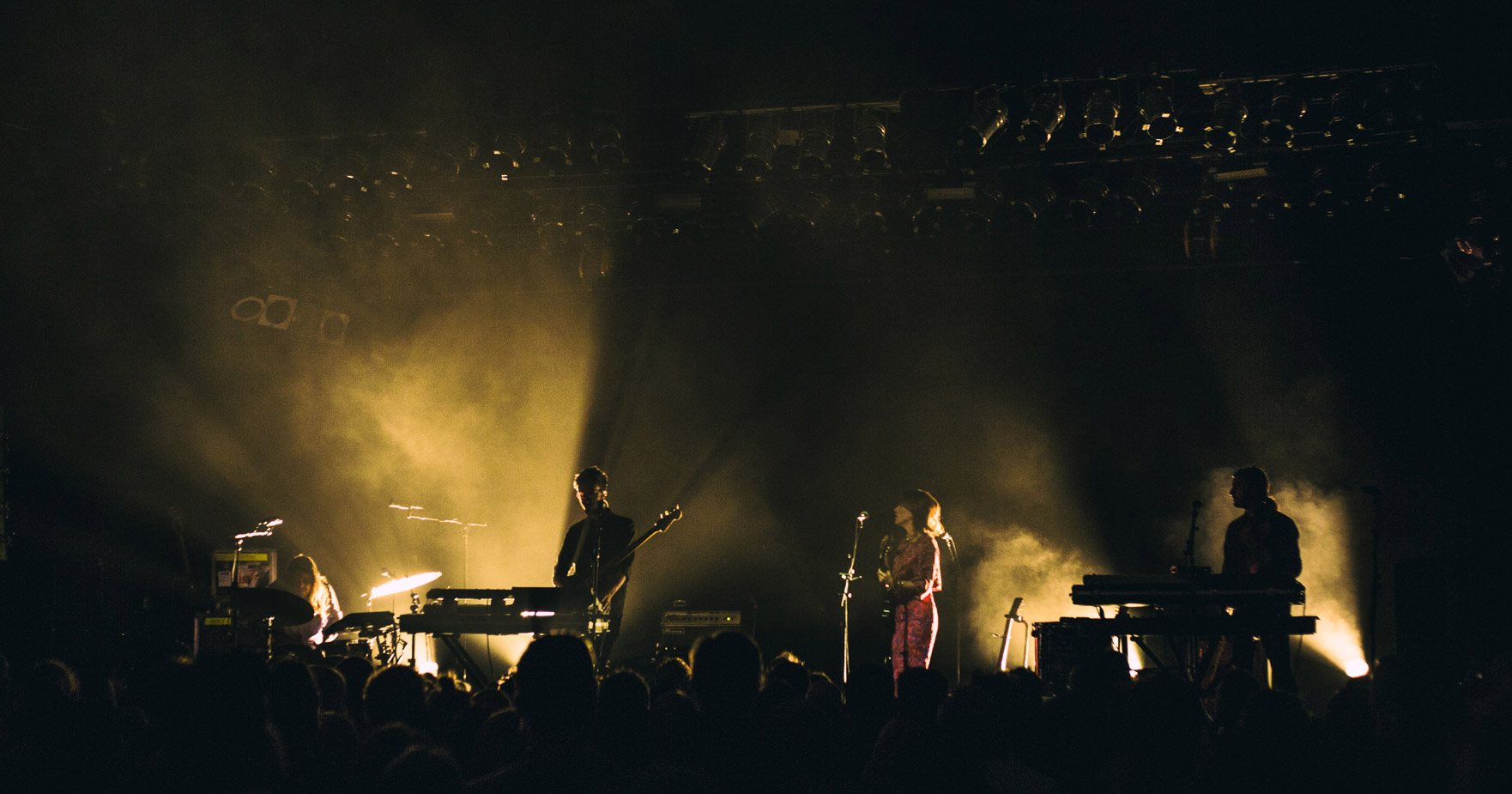 Feist performing live in Auckland, 2017. Image by Jordan M Vickers.