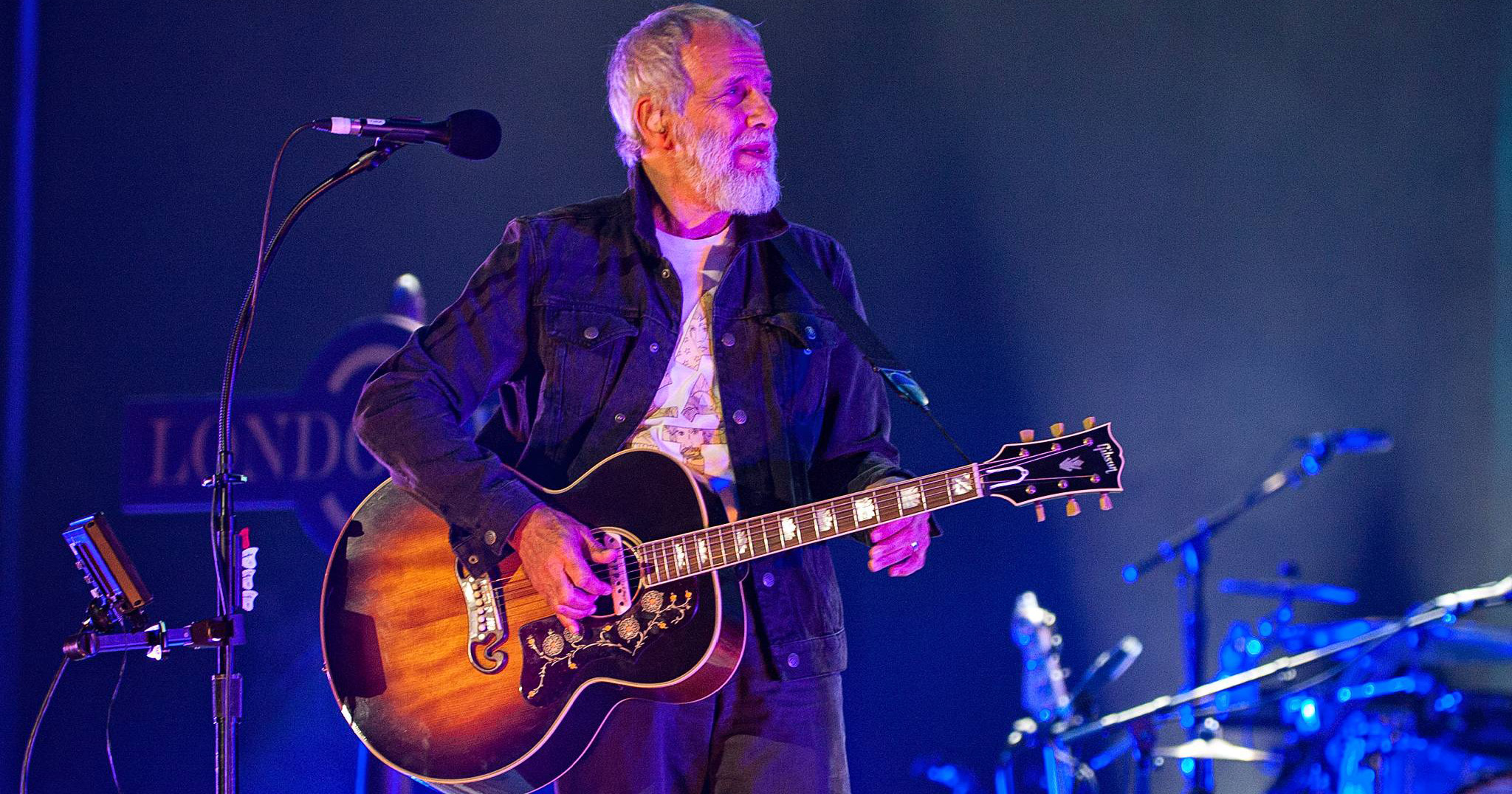 Cat Stevens / Yusuf performing live in Auckland, New Zealand, 2017. Image by Doug Peters.