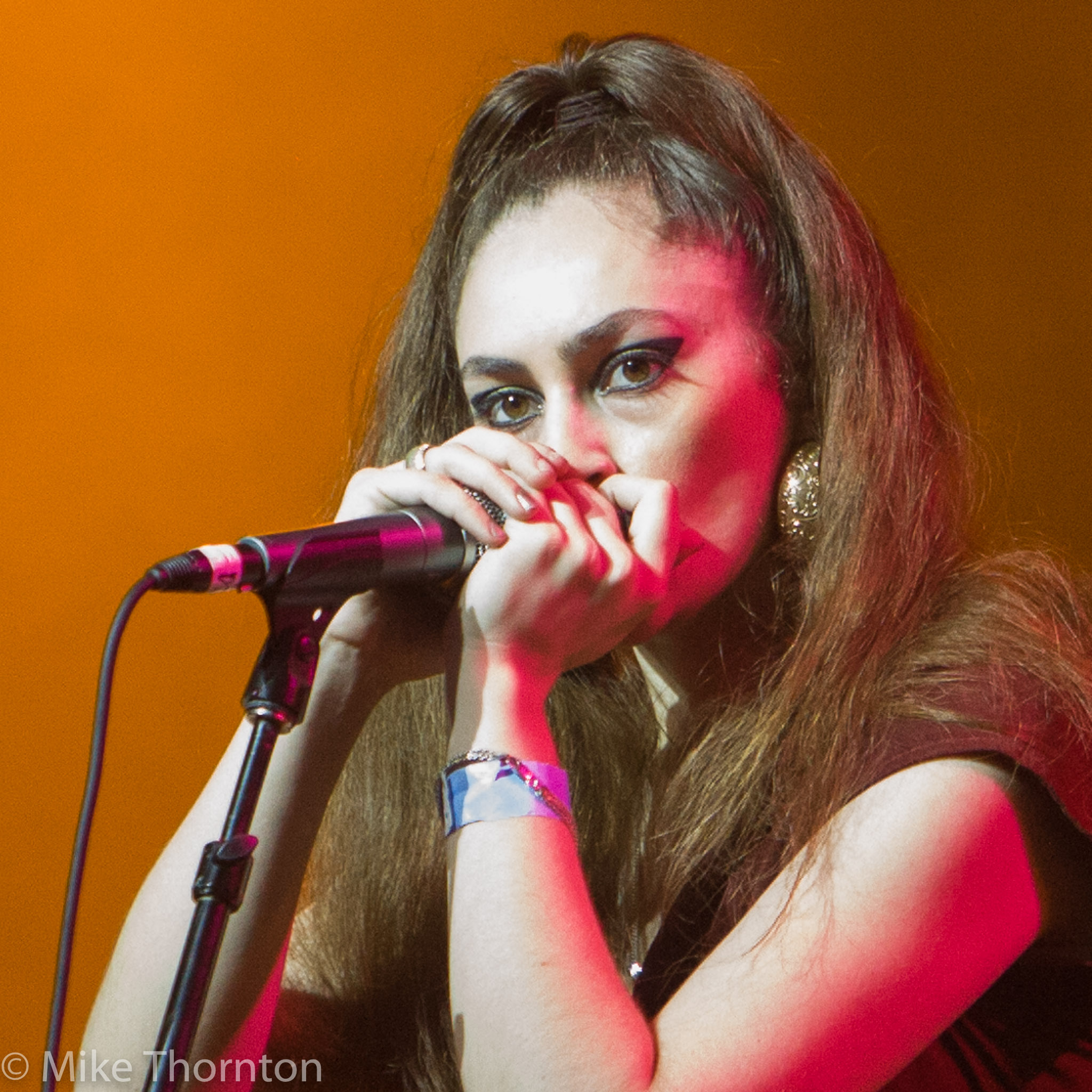 Kitty Daisy & Lewis Down On My Knees