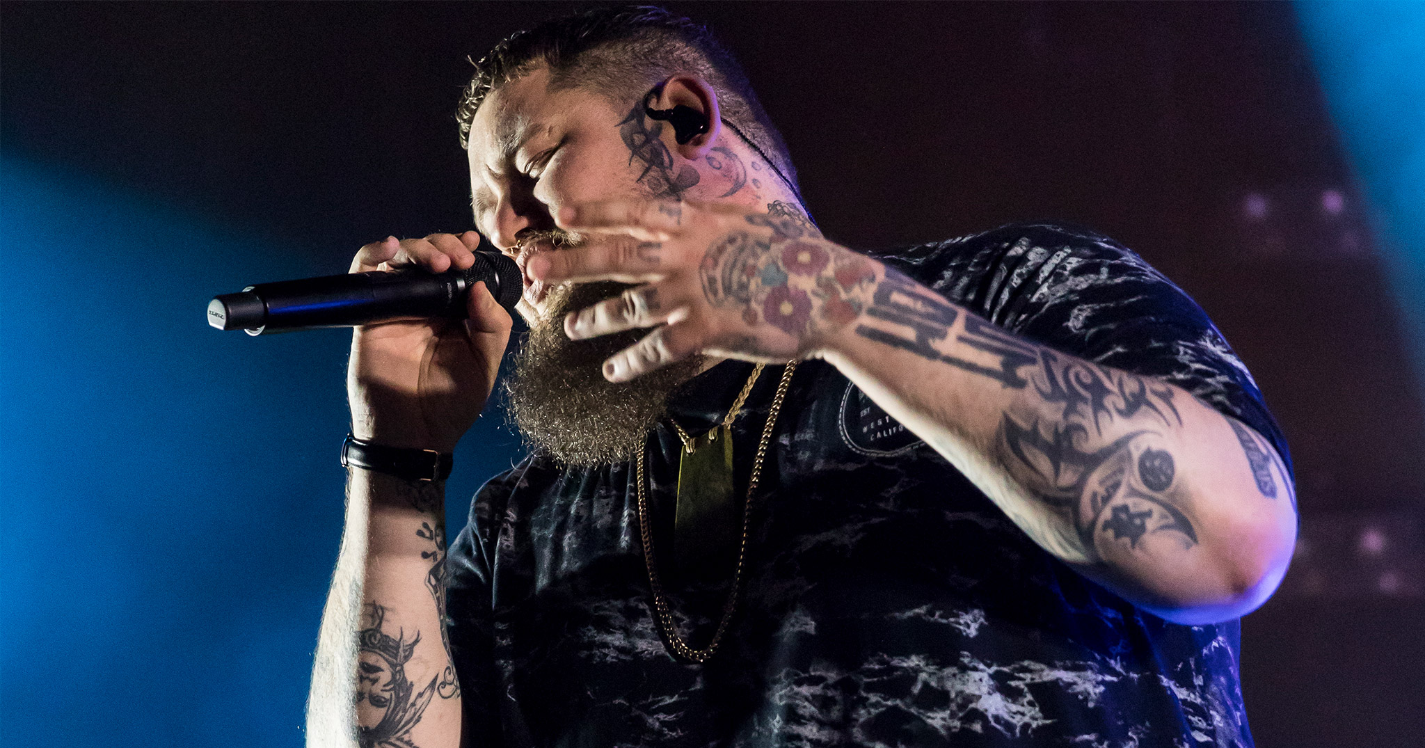 Rag'n'Bone Man performing live in Auckland, New Zealand. Image by Zed Pics.