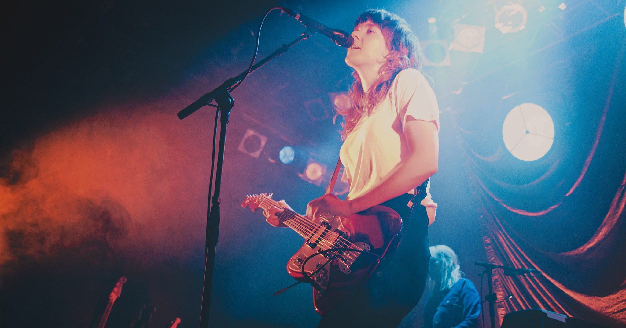 Courtney Barnett performing live in Auckland, New Zealand, 2018. Image by Chontalle Musson.