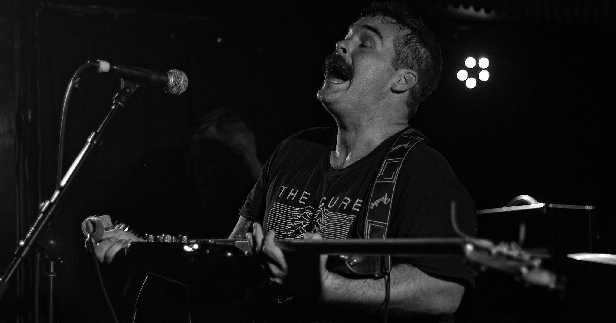 Listener performing live in Auckland, New Zealand, 2018. Image by Sarah Kidd.