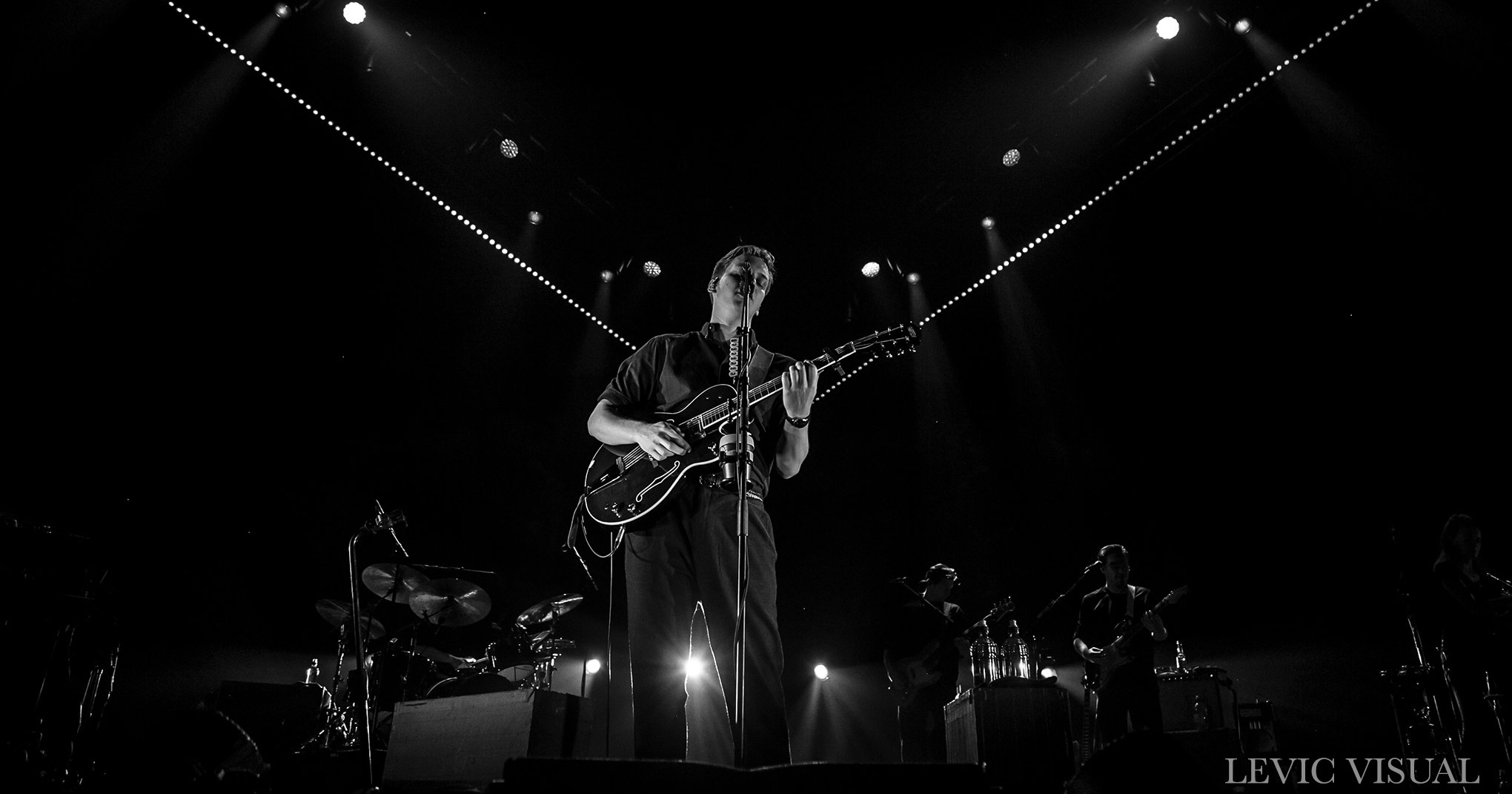 George Ezra performing live in Auckland, New Zealand 2019. Image by Levic Visual.