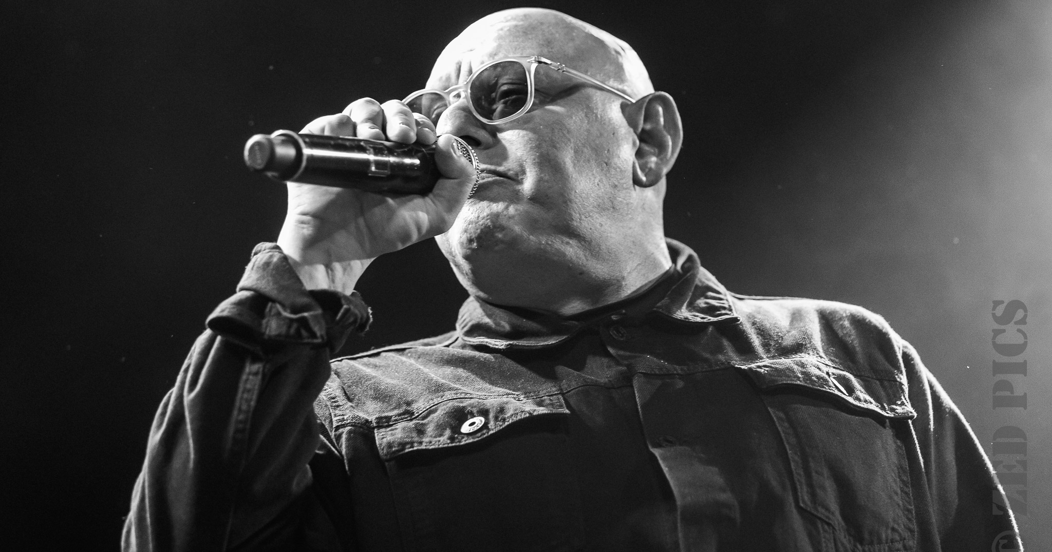 Happy Mondays performing live in Auckland, New Zealand 2019. Image by ZED Pics.