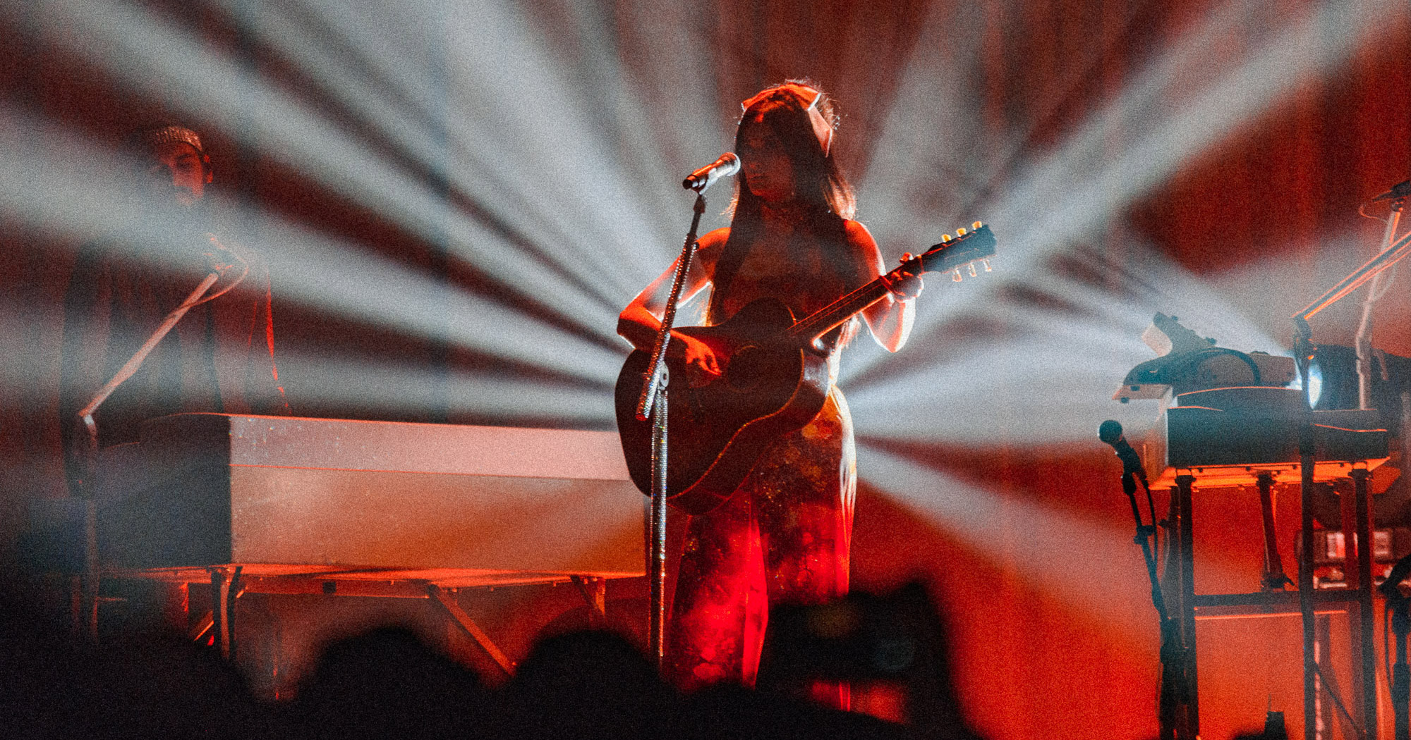 Kacey Musgraves performing live in Auckland, New Zealand 2019. Image by Lemonwood Photography.