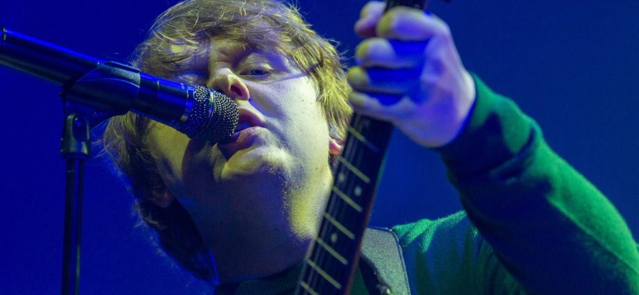 Lewis Capaldi performing live in Auckland, New Zealand 2020. Image by ZED Pics.