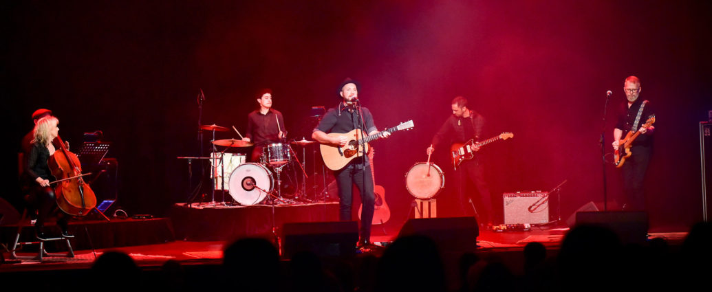 Stretch performing live at Toitoi, Hawkes Bay, 2020. Image by Ian Cooper Photography.