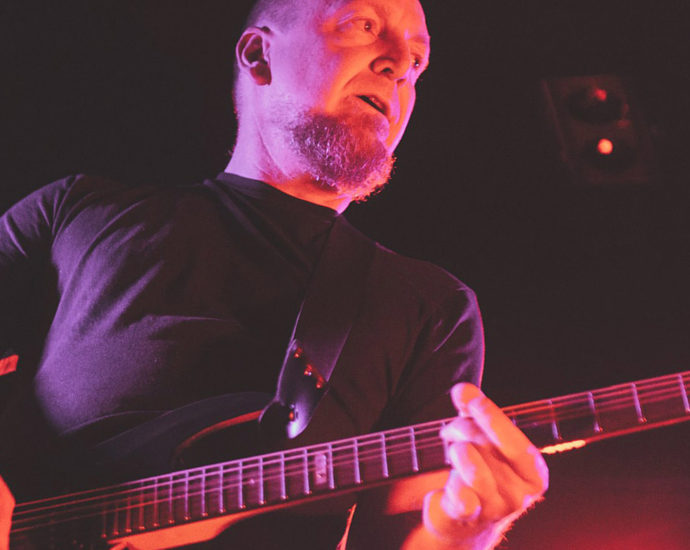 Jakob performing live in Auckland, New Zealand 2021. Image by Doug Peters.