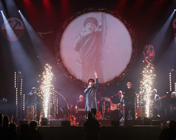 The Pink Floyd Experience 1st June 2021 Municipal Theatre, Napier, New Zealand Review by Rob Harbers. Photography by Reef Reid.