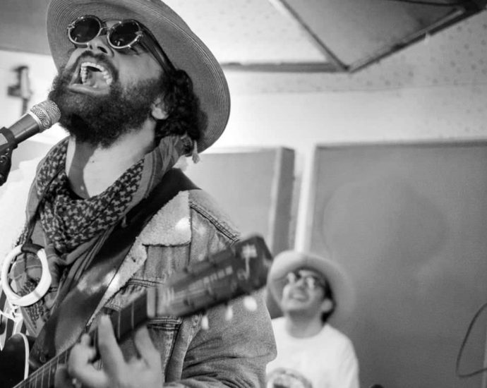 Troy Kingi The Nudge