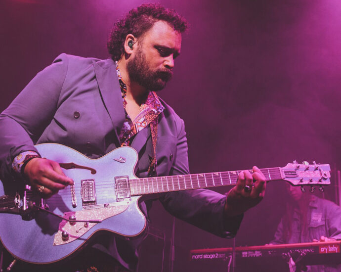 Troy Kingi performing live at Powerstation, Auckland 2022. Photo by Doug Peters.