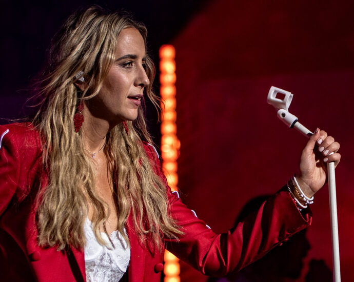 Kaylee Bell performing live at The Auckland Town Hall, Auckland New Zealand 2024. Photo by Doug Peters.
