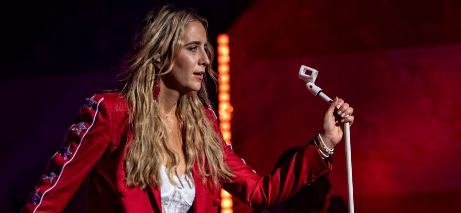 Kaylee Bell performing live at The Auckland Town Hall, Auckland New Zealand 2024. Photo by Doug Peters.
